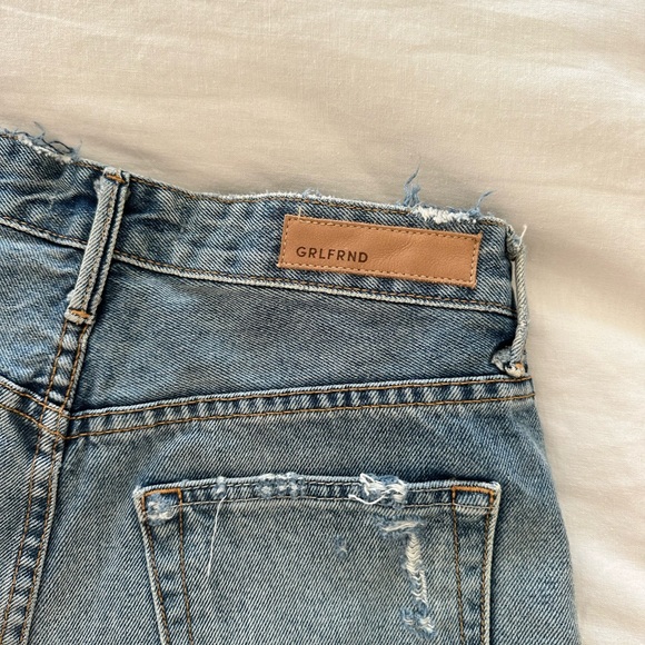 grlfrnd denim shorts | style: Cindy color: Stoned - Picture 4 of 5